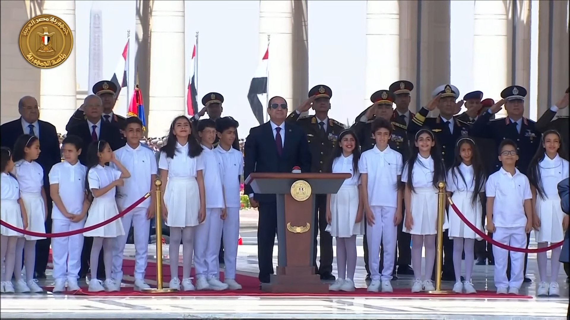 الرئيس السيسي يرفع علم مصر بساحة الشعب بالعاصمة الإدارية إيذانا بافتتاحها